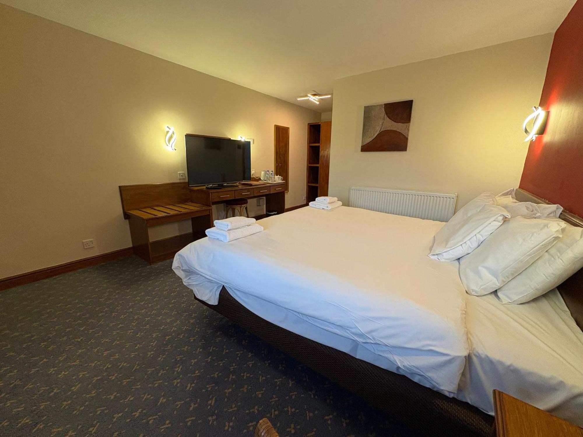 Tollgate Hotel & Leisure Stoke-on-Trent Екстериор снимка