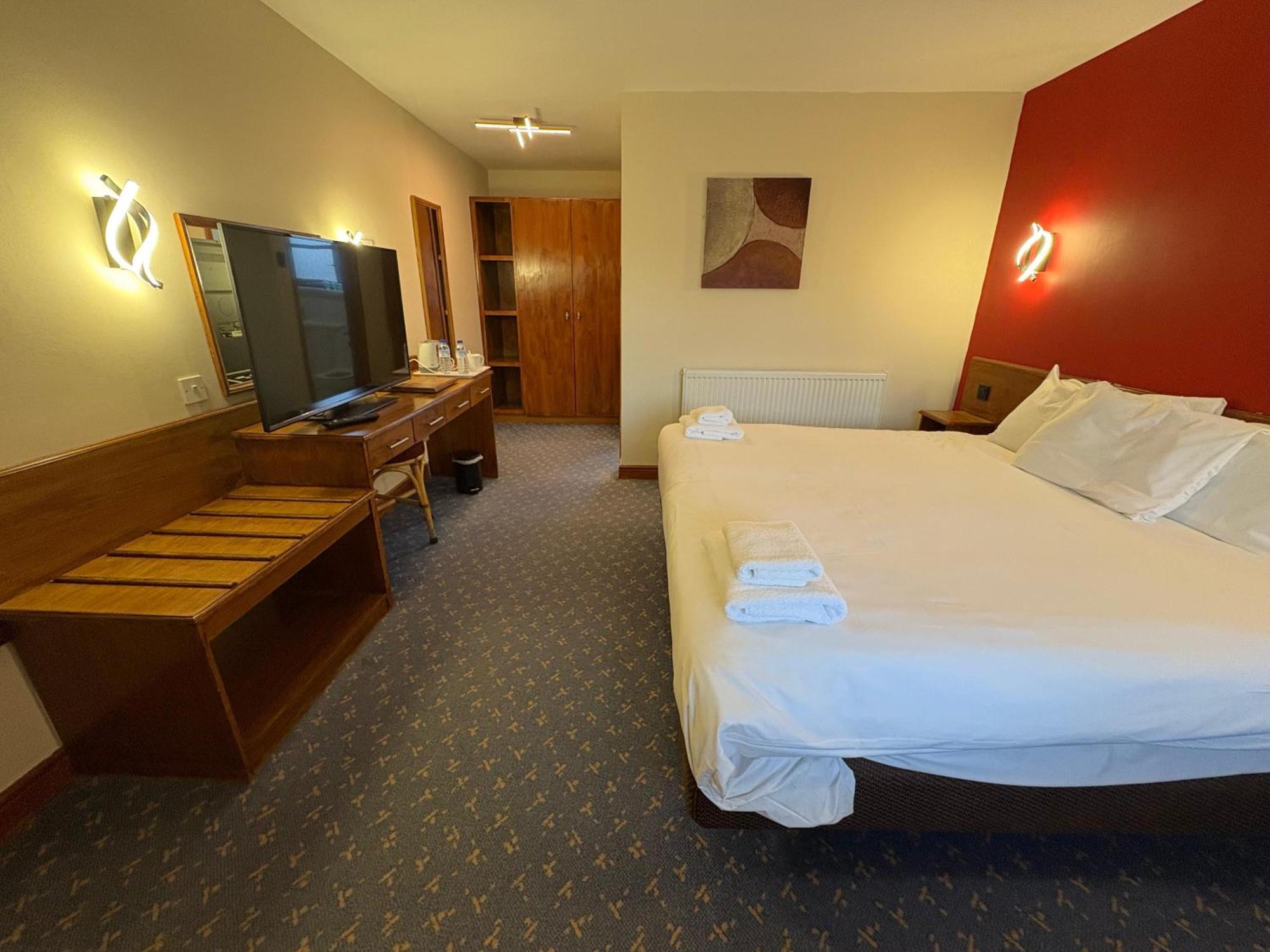 Tollgate Hotel & Leisure Stoke-on-Trent Екстериор снимка