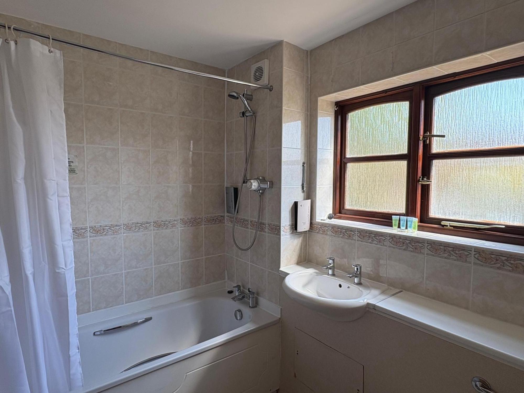 Tollgate Hotel & Leisure Stoke-on-Trent Екстериор снимка