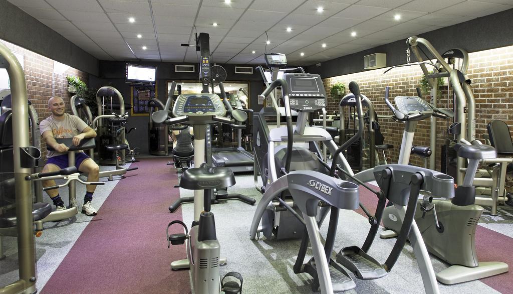 Tollgate Hotel & Leisure Stoke-on-Trent Екстериор снимка