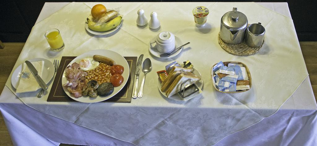 Tollgate Hotel & Leisure Stoke-on-Trent Екстериор снимка