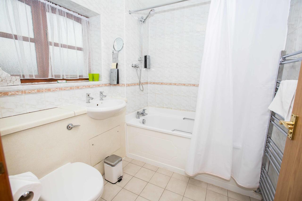 Tollgate Hotel & Leisure Stoke-on-Trent Екстериор снимка