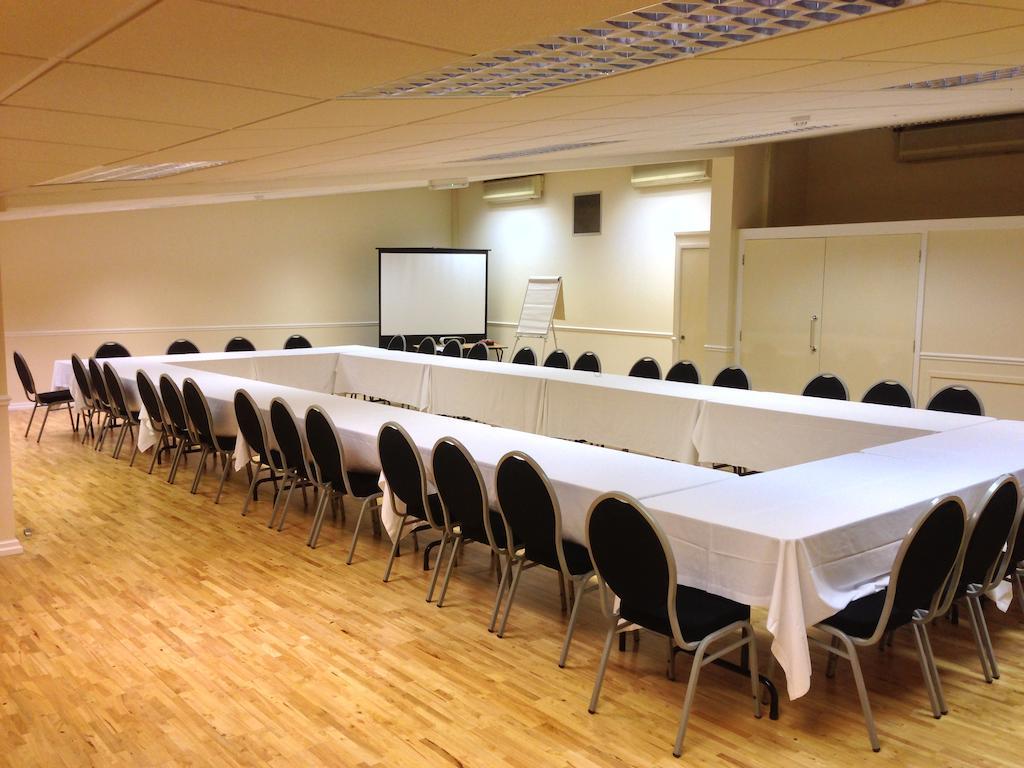 Tollgate Hotel & Leisure Stoke-on-Trent Екстериор снимка