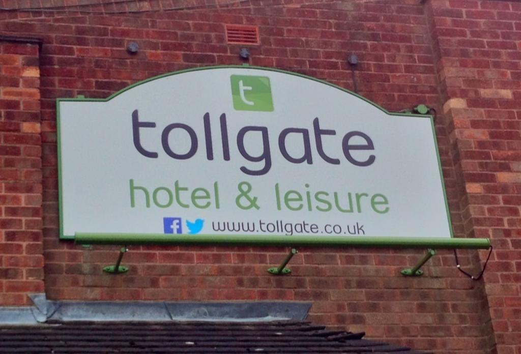 Tollgate Hotel & Leisure Stoke-on-Trent Екстериор снимка